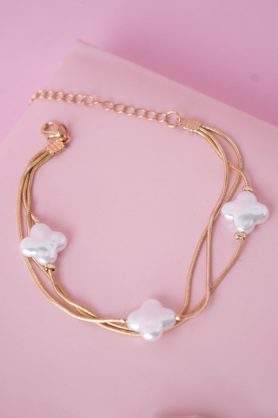 Golden Clover Pearl Bracelet